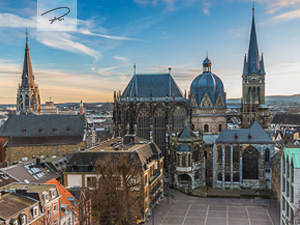 Aachener Dom im Sonnenuntergang