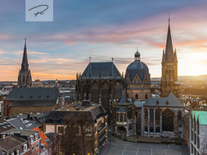 Aachener Dom zum Sonnenuntergang