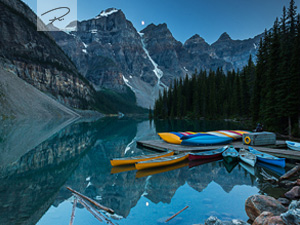 Moraine Lake im Mondlicht