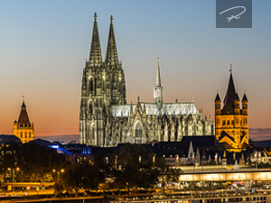 Kölner Dom zur Dämmerung