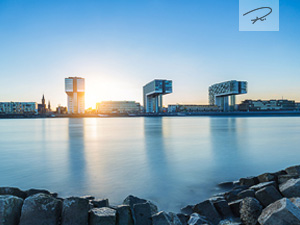 Köln Kranhäuser im Sonnenuntergang