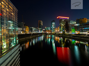 medienhafen Duesseldorf bei nacht