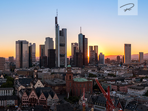 Frankfurt Skyline am Abend