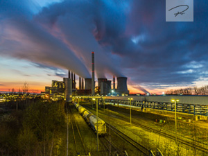 Sonnenuntergang am Kraftwerk Neurath