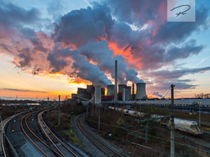 Sonnenuntergang am Kohlekraftwerk