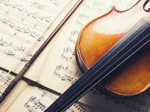 old violin and notes, banner size : Stockfoto oder Stockvideo und Fotos, Bilder, Stockmedien von rcfotostock | RC-Photo-Stock