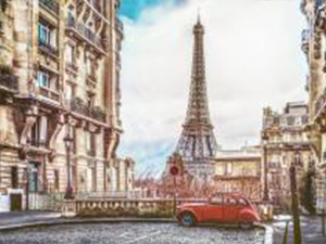 The eifel tower in Paris from a tiny street : Stockfoto oder Stockvideo und Fotos, Bilder, Stockmedien von rcfotostock | RC-Photo-Stock