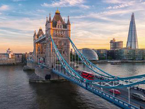 Tower Bridge in London, the UK. Sunset with beautiful clouds : Stockfoto oder Stockvideo und Fotos, Bilder, Stockmedien von rcfotostock | RC-Photo-Stock